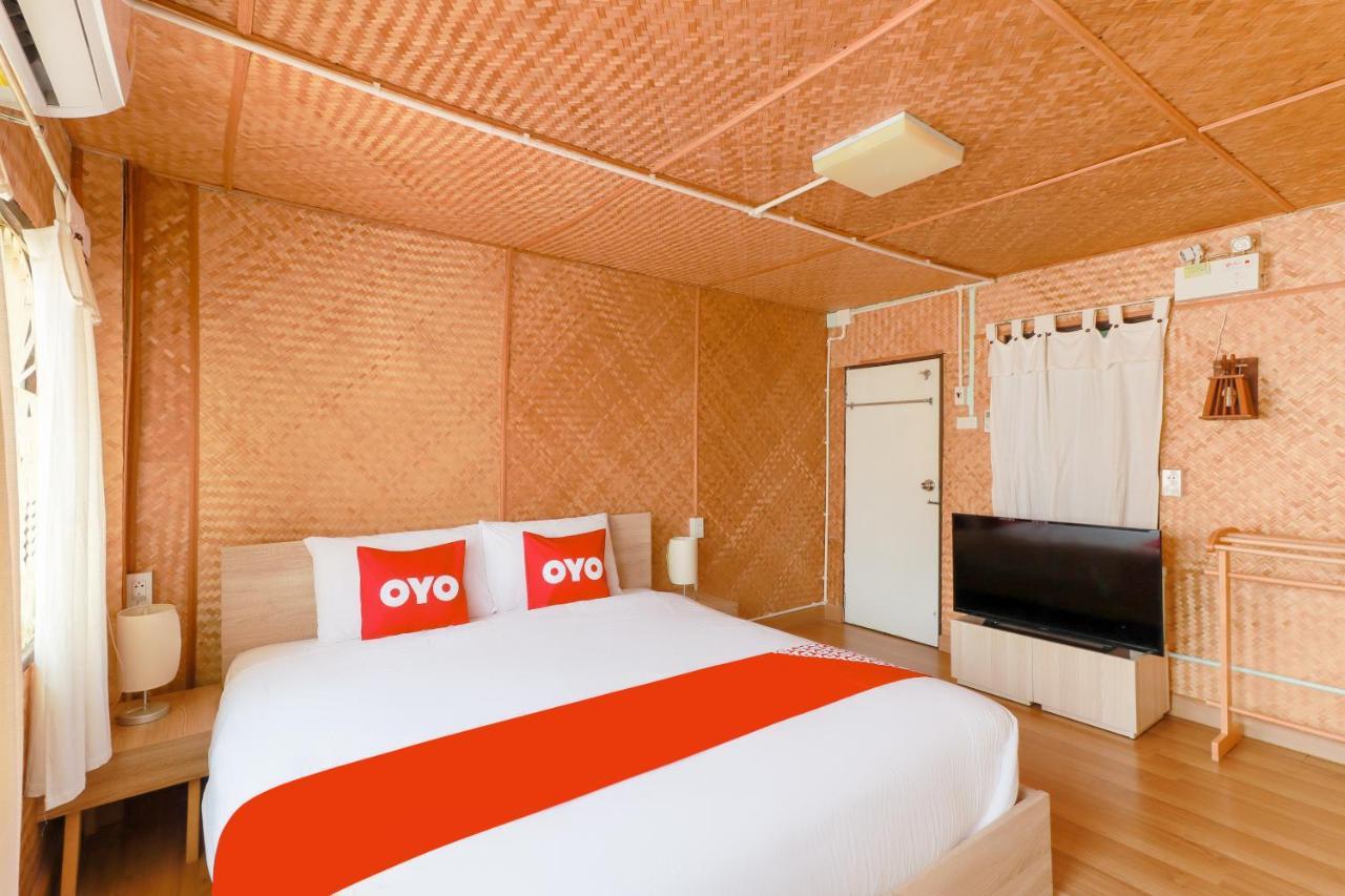 Oyo 743 Sweet Mango Cafe And Hostel Čiang Mai Exteriér fotografie